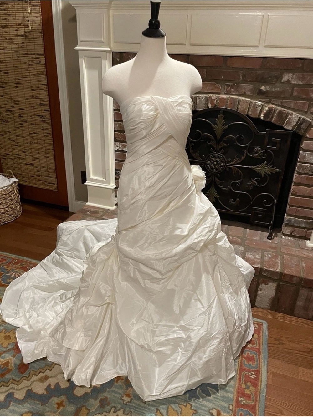 Casablanca Bridal PR1965 Ivory Strapless Satin Fit & Flare Wedding Dress Size 10